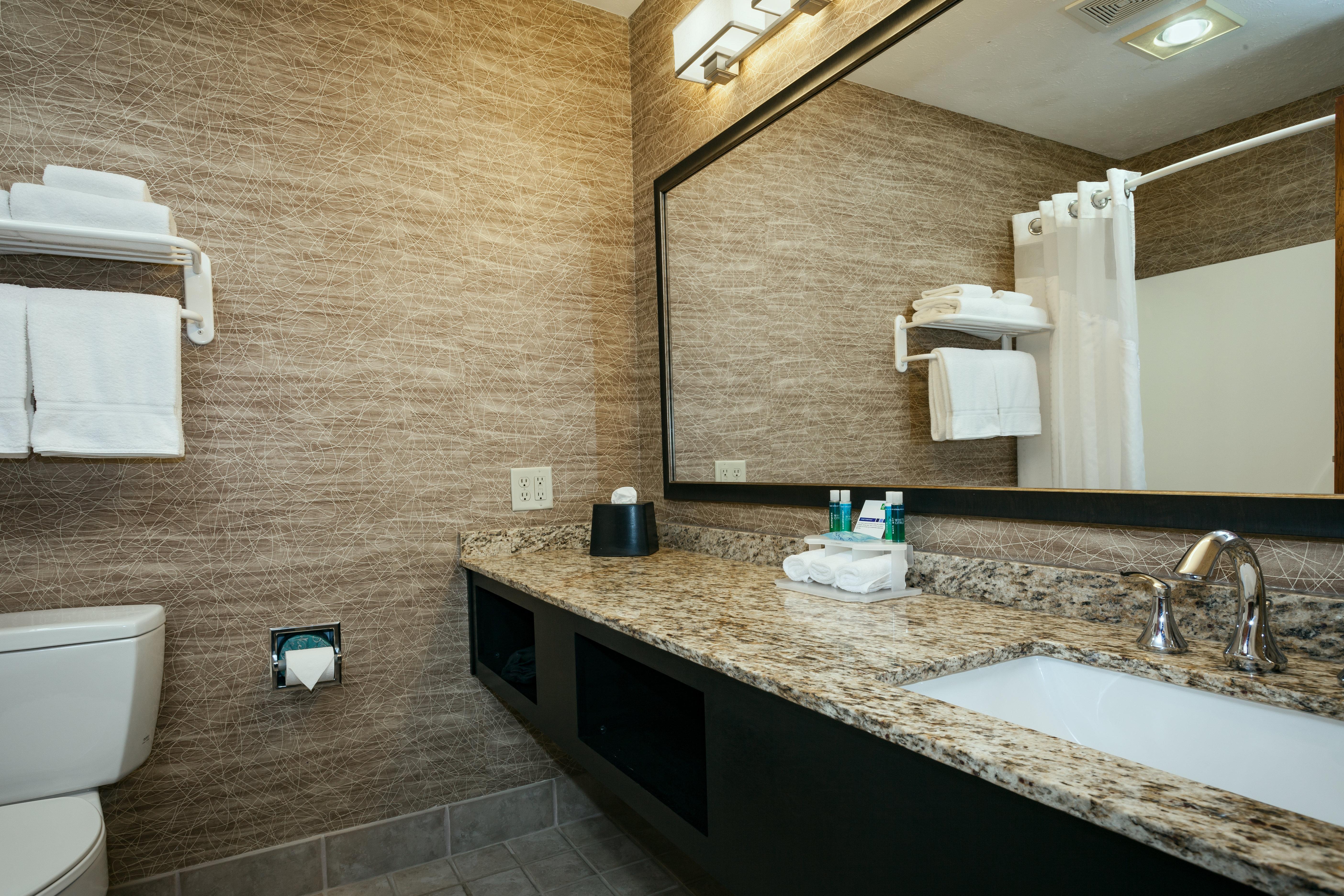 מלון Wyndham Garden Anchorage Airport מראה חיצוני תמונה
