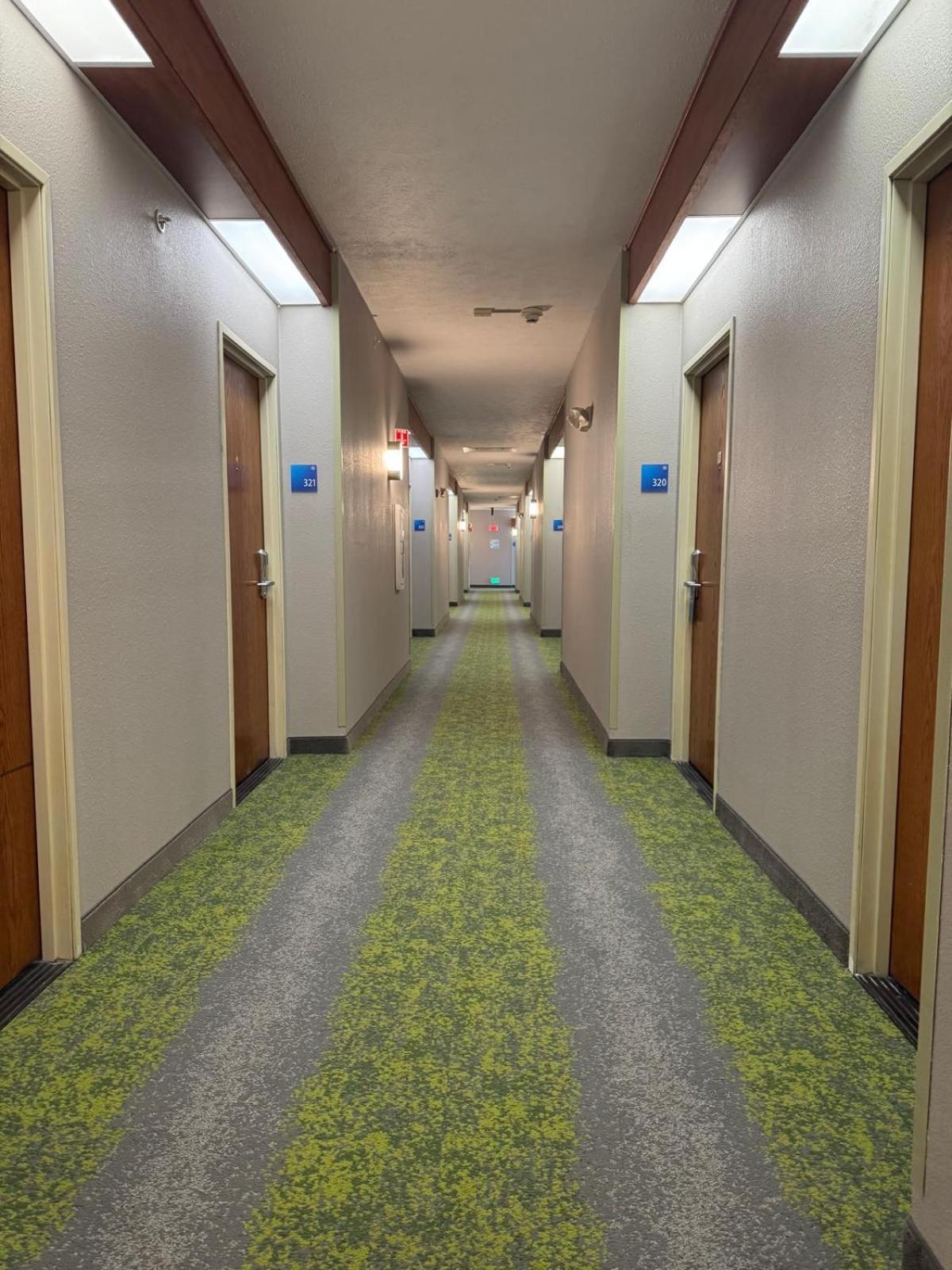מלון Wyndham Garden Anchorage Airport מראה חיצוני תמונה