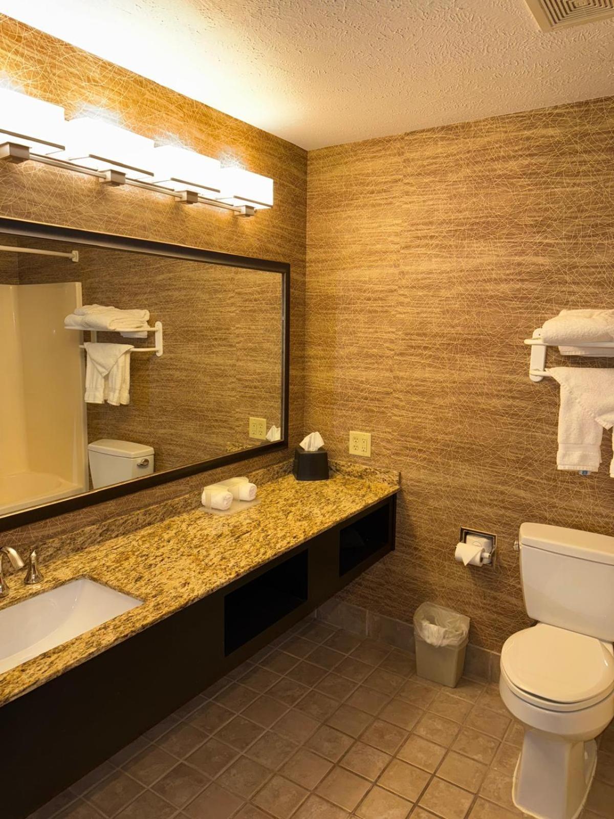 מלון Wyndham Garden Anchorage Airport מראה חיצוני תמונה