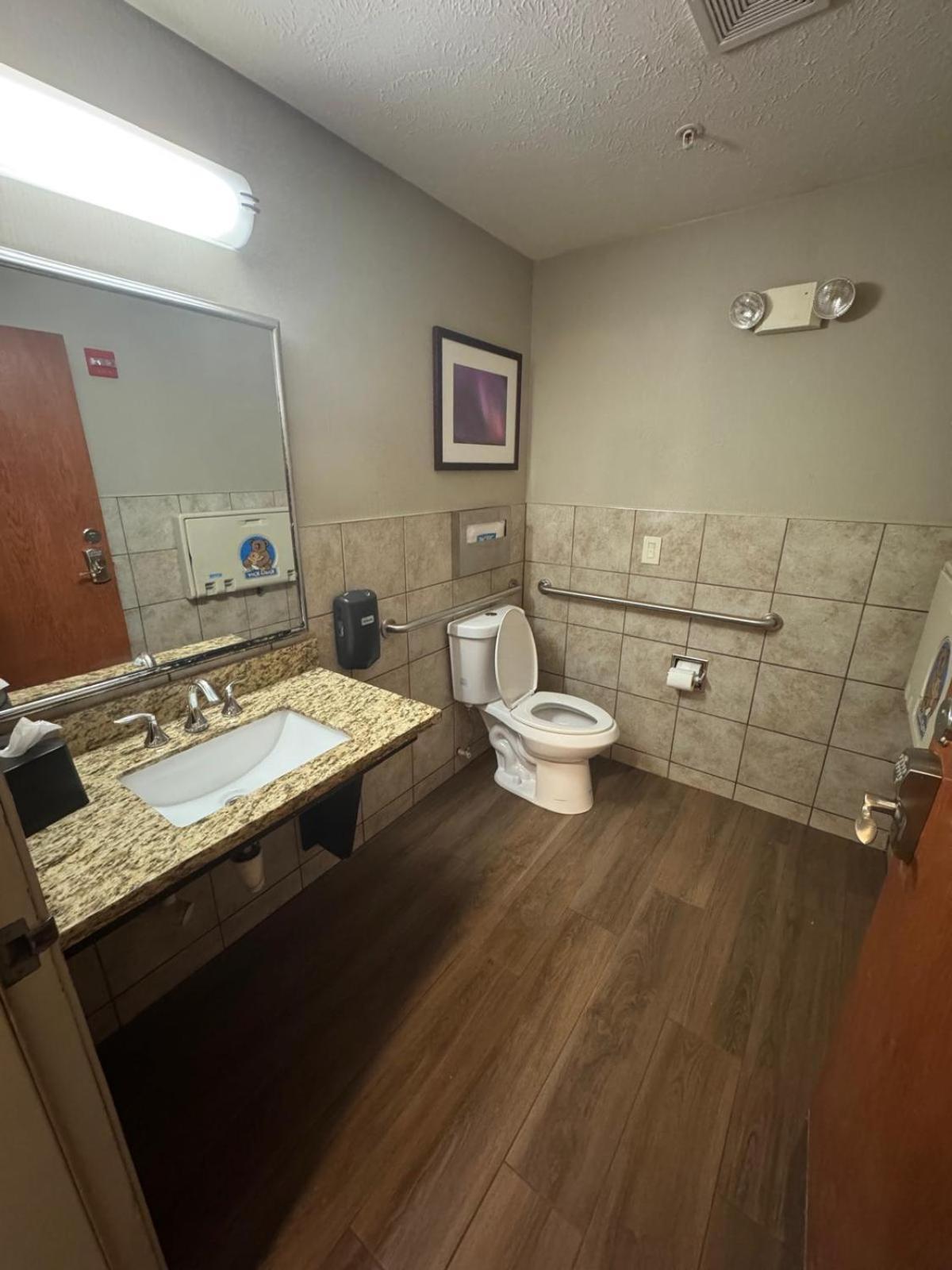 מלון Wyndham Garden Anchorage Airport מראה חיצוני תמונה