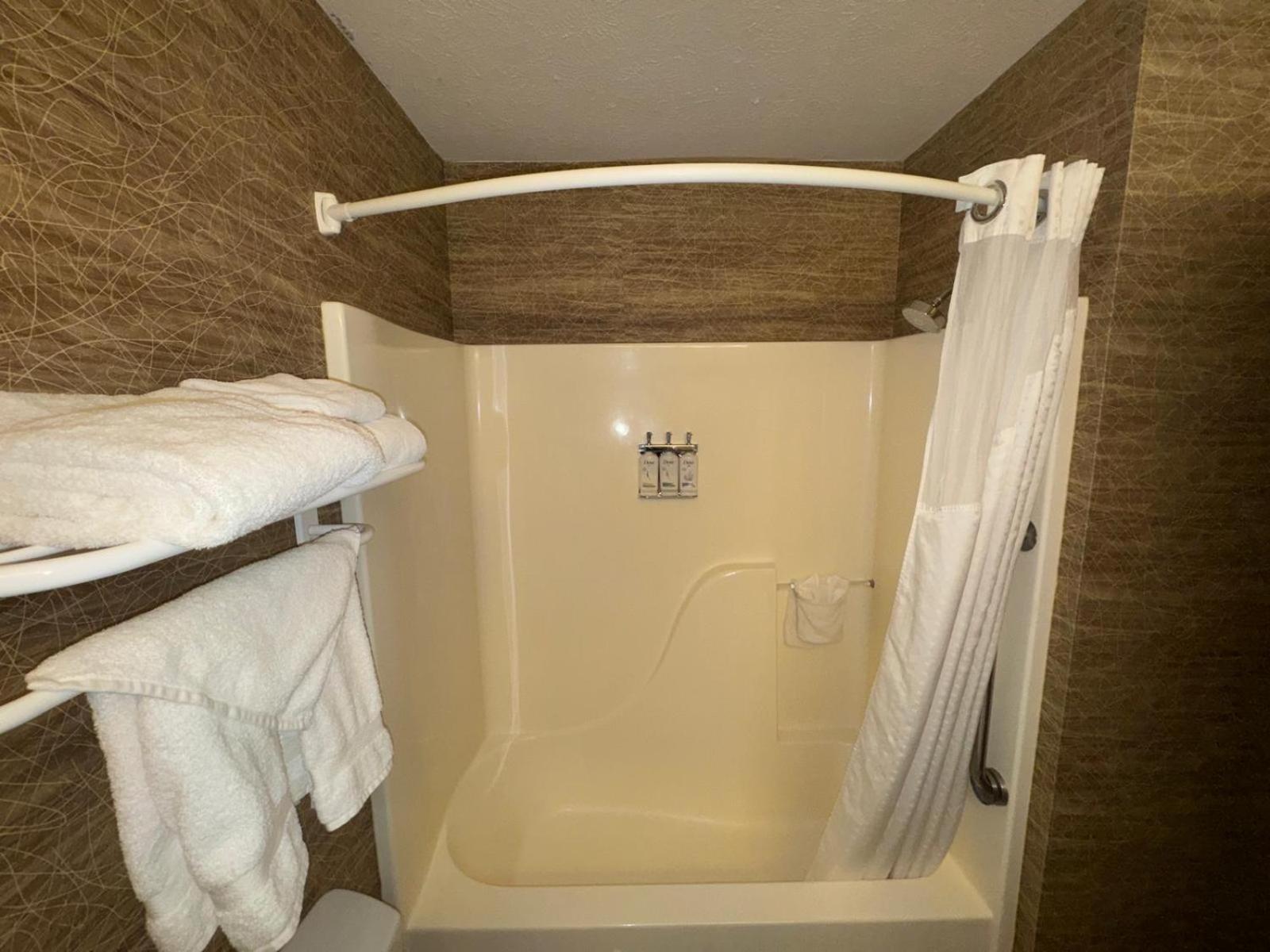 מלון Wyndham Garden Anchorage Airport מראה חיצוני תמונה
