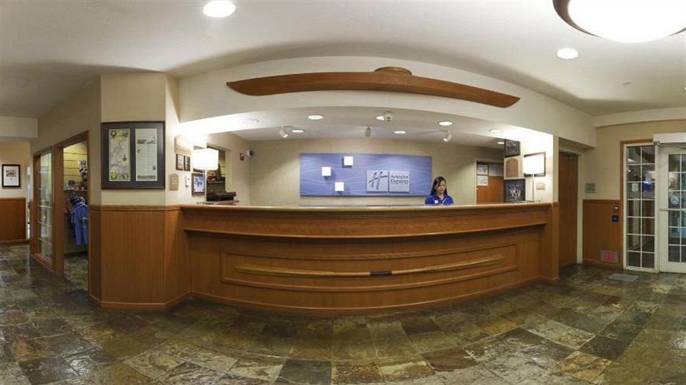 מלון Wyndham Garden Anchorage Airport מראה חיצוני תמונה
